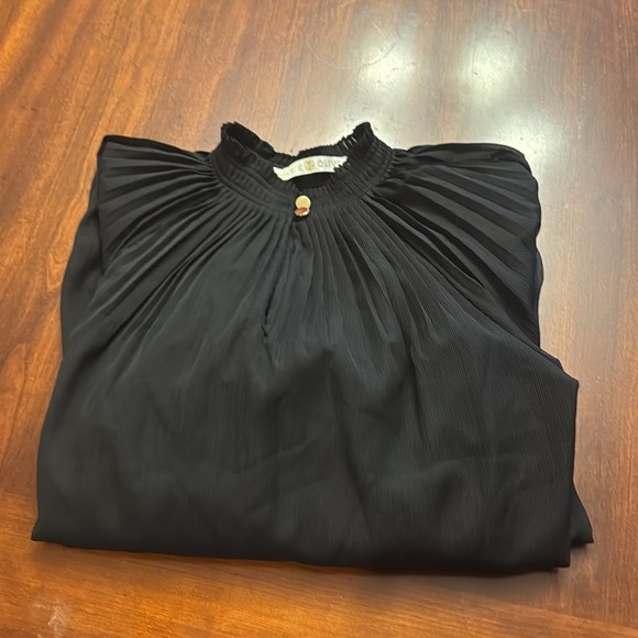 Marie Oliver Arden Black Gold Button Key Hole Blouse - Picture 11 of 12